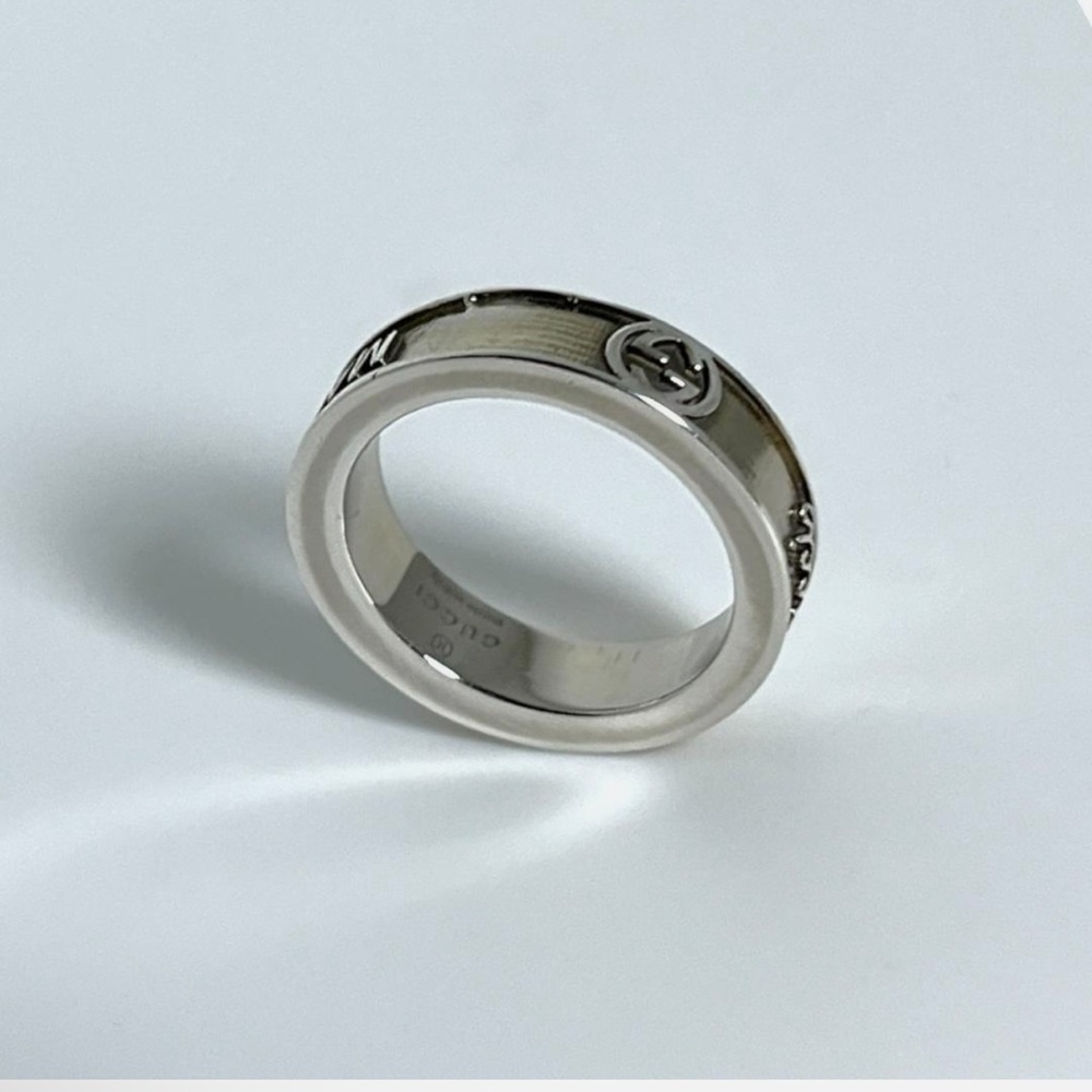 Gucci Silver Script Ring - Picture 5 of 5